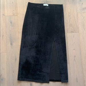 Velvet skirt with slit